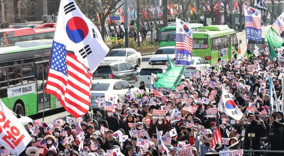 탄핵 반대 집회로 세종대로 도로 일부 통제