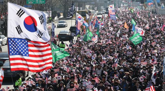 태극기와 성조기 든 보수단체