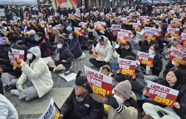 '尹탄핵안' 재표결 앞두고 전주 거리 메운 시민들…"반드시 탄핵"