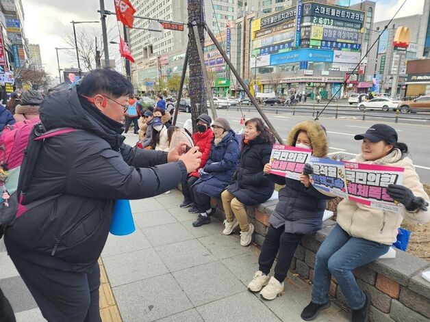 "집에만 있을 수 있어야지…" 천안서 '尹탄핵 촉구' 시민대행진