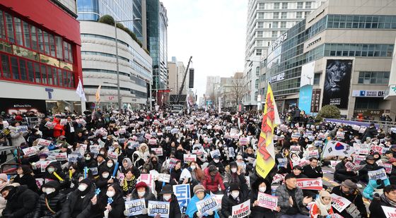 금남로에 모인 탄핵 촉구 시민들