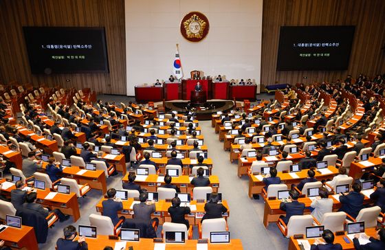 국회 본회의 곧 尹 탄핵안 표결 돌입…17시쯤 판가름