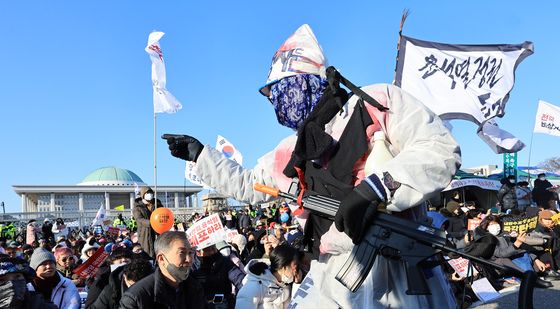 '軍 국회 투입은 충격'