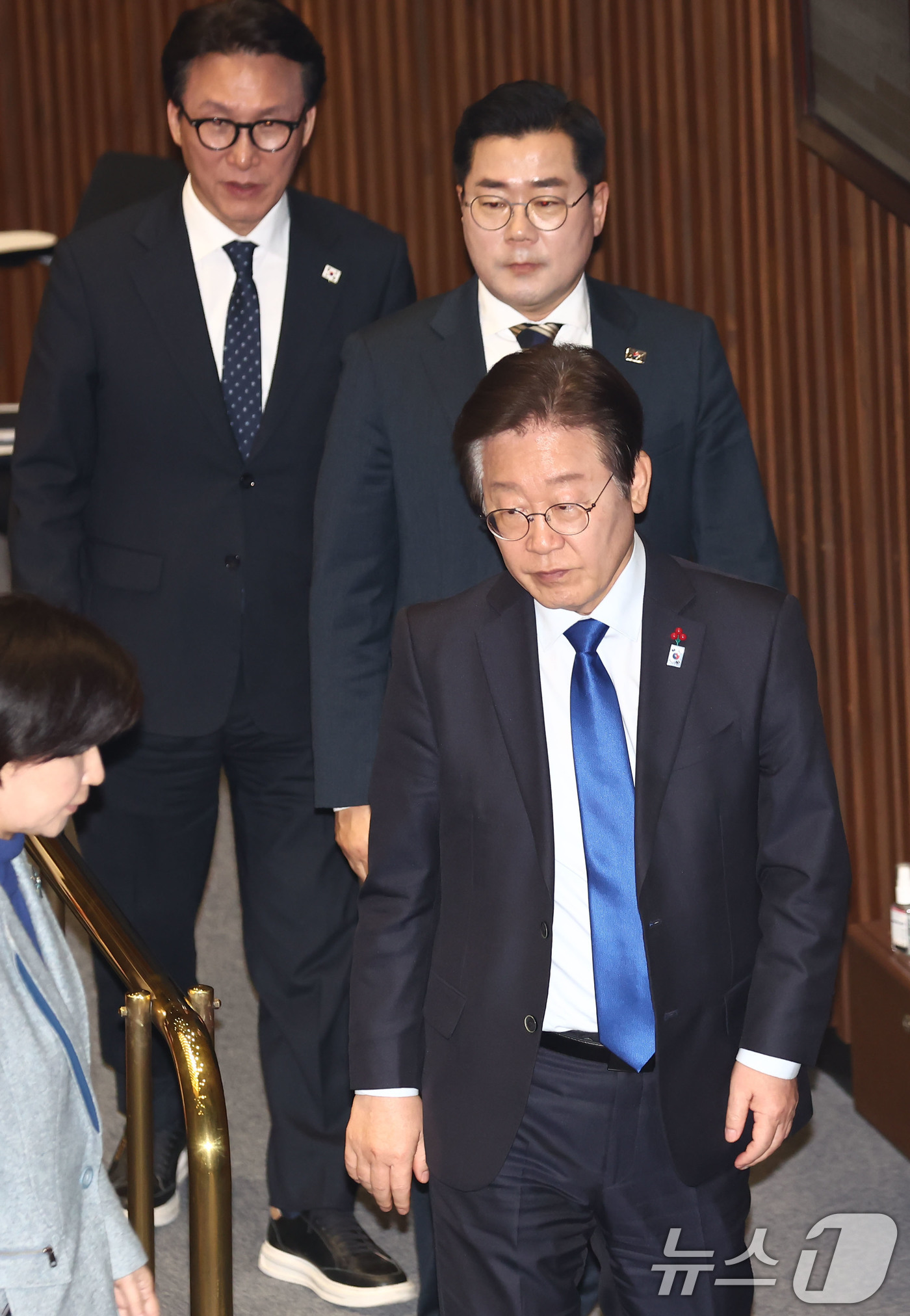 (서울=뉴스1) 김민지 기자 = 이재명 더불어민주당 대표가 14일 오후 서울 여의도 국회에서 열린 제419회국회(임시회) 제4차 본회의에서 윤석열 대통령 탄핵소추안 무기명 투표를 …