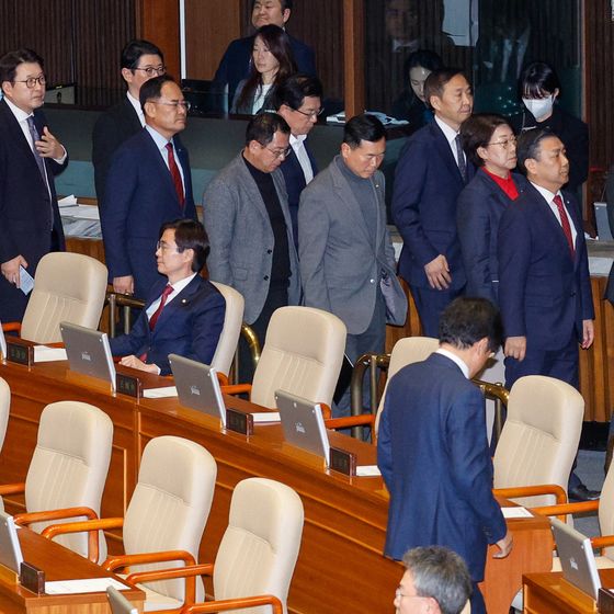 탄핵안 가결과 동시에 김기현 "불행 시작…사랑받는 정당 되도록 당 재정비"