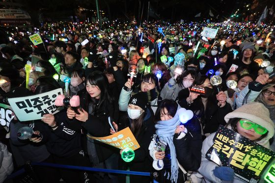 윤석열 "포기하지 않겠다" 입장에…외신 "한국, 장기 불확실성에 돌입"(상보)