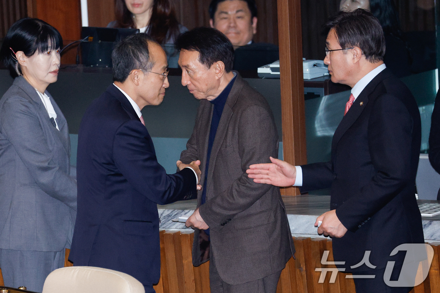 (서울=뉴스1) 안은나 기자 = 추경호 국민의힘 전 원내대표가 14일 오후 서울 여의도 국회에서 열린 제419회국회(임시회) 제4차 본회의에서 윤석열 대통령 탄핵소추안 무기명 투표 …