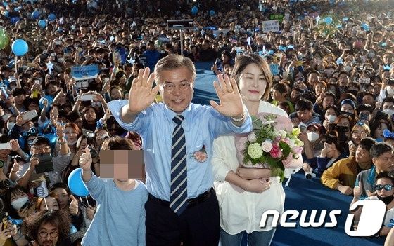 '尹 탄핵안 가결'에 문재인 수사는…검찰 기류에 변화?