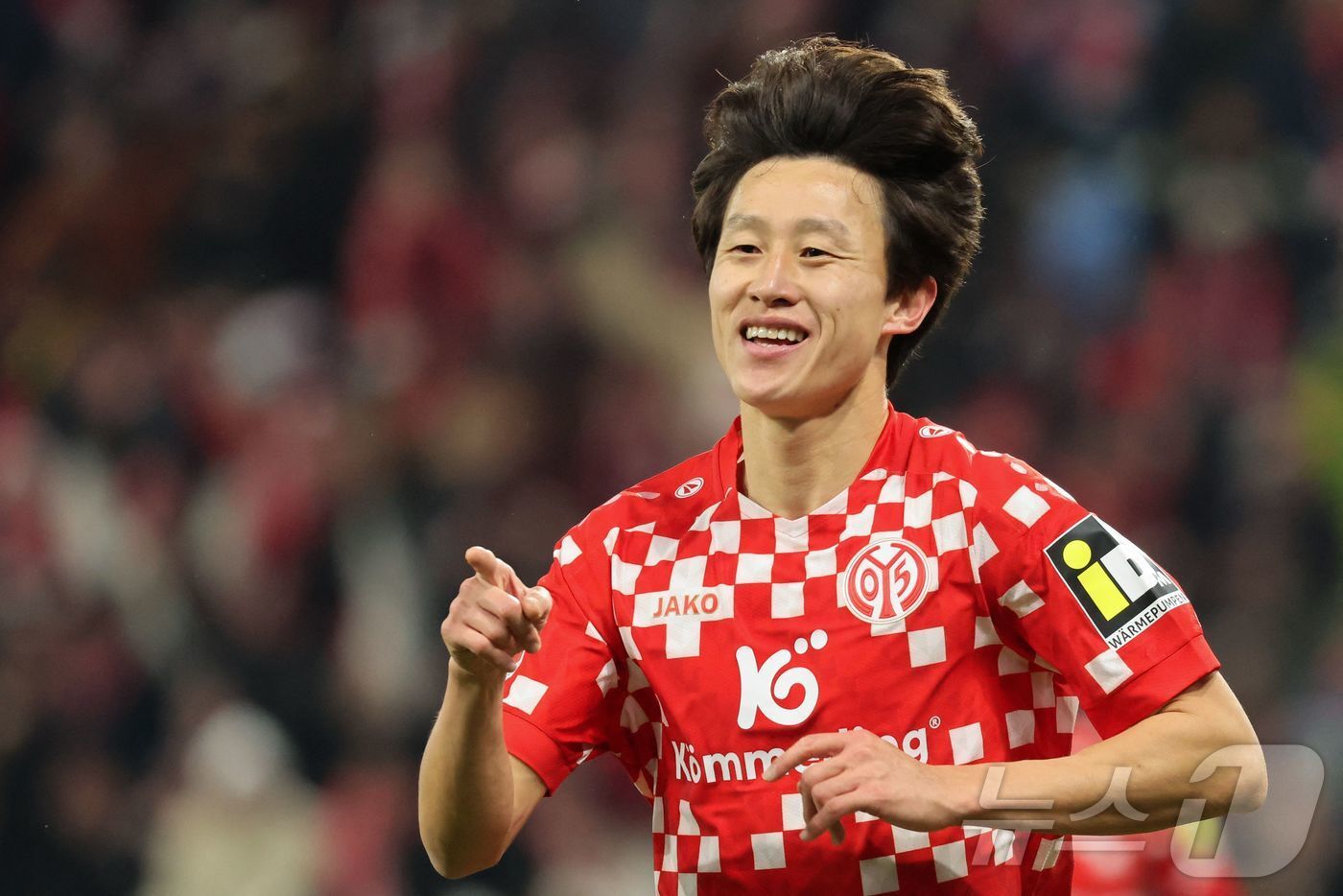 본문 이미지 - 마인츠의 이재성은 2024-25시즌 분데스리가에서 5골을 기록 중이다. 3골을 추가하면 개인 시즌 분데스리가 최다 골 기록을 경신한다.  ⓒ AFP=뉴스1