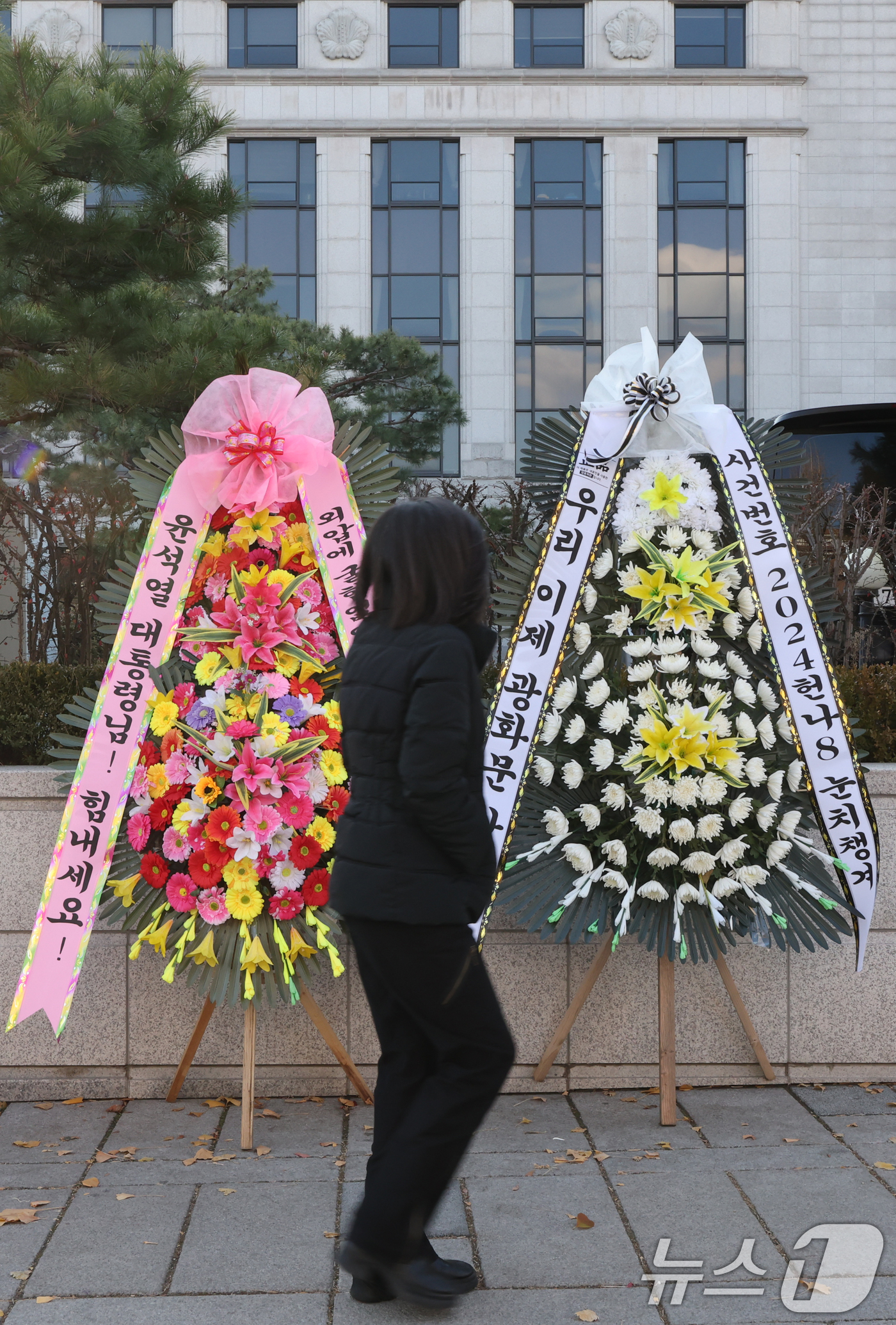 (서울=뉴스1) 송원영 기자 = 윤석열 대통령 탄핵소추안이 국회에서 가결되면서 공이 헌법재판소로 넘어왔다. 탄핵 사건이 접수되면 헌법재판소는 180일 내에 대통령 파면 여부를 결정 …