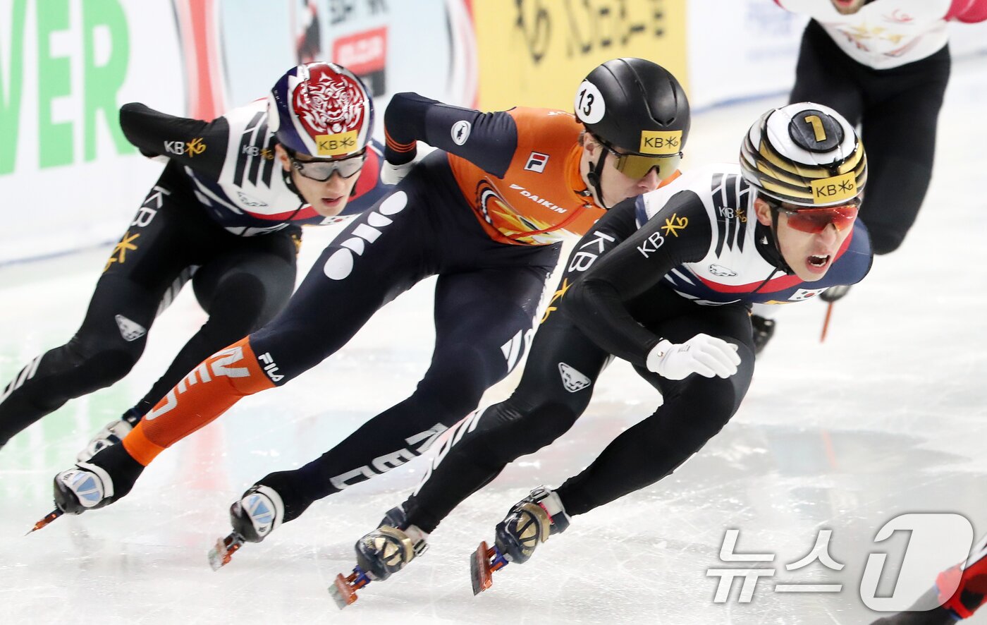 본문 이미지 - 한국 쇼트트랙 대표팀 2024.12.15/뉴스1 ⓒ News1 이승배 기자