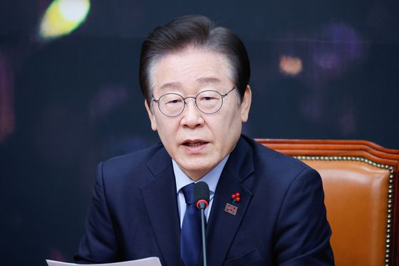 민주, "이재명, 친형 정신병원 감금" 김웅에 "사과 안 하면 법적대응"