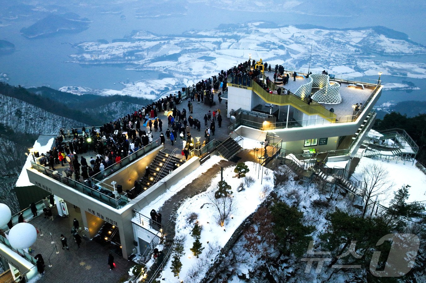 본문 이미지 - 제천청풍호케이블카 정상.2024.12.16/뉴스1