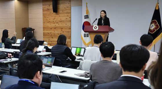 탄핵심판 관련 브리핑 하는 이진 헌법재판소 공보관