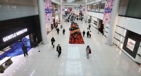 극한 치닫는 임대료 갈등… 인천공항 "수용 불가" vs 면세점 "조정 나서라"