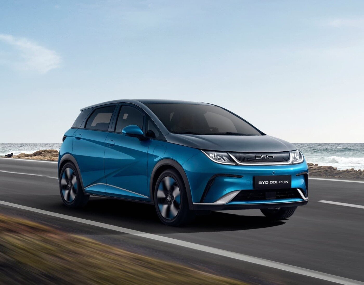 본문 이미지 - BYD가 2023년 6월부터 유럽에서 판매중인 전동화(BEV) 소형 해치백 '돌핀'의 모습(BYD 홈페이지 갈무리). 2024.12.16.