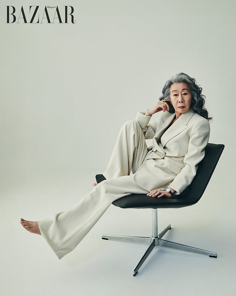 본문 이미지 - 윤여정(하퍼스바자 코리아 제공)