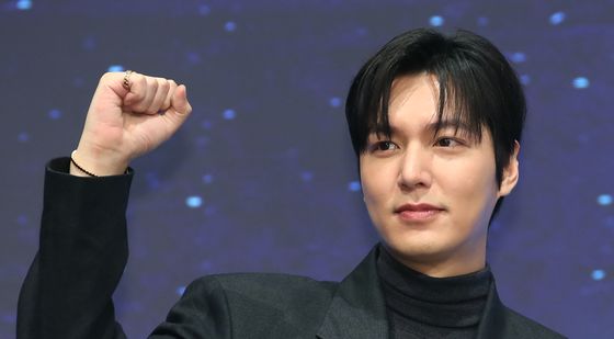 이민호, 성형외과 의사 변신