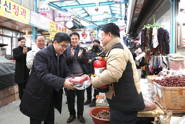 김성섭 중기부 차관, 남광주시장 찾아 화재 예방 캠페인