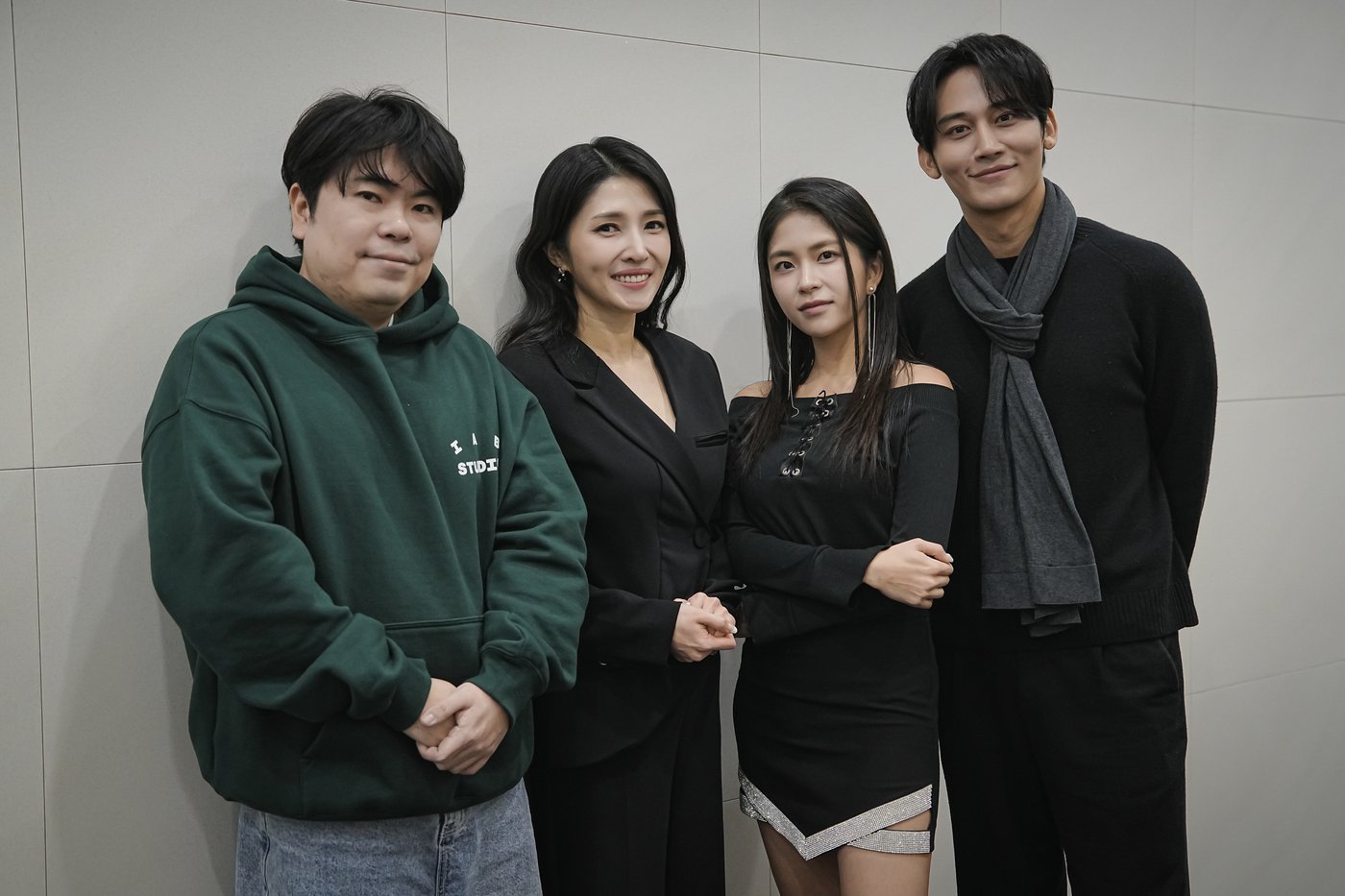 본문 이미지 - (왼쪽부터) 현정완 PD, 김경란, 이지나, 시윤 / 사진제공=웨이브