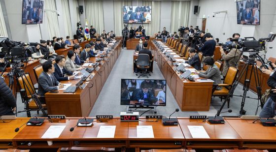 국회 운영위원회 전체회의 불참한 국민의힘·대통령실