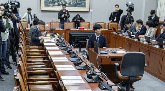 국회 운영위 불참한 국민의힘·대통령실