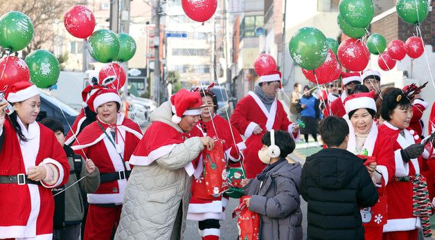 선물 주는 산타