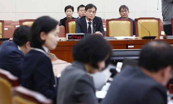 KBS수신료 다시 전기료 통합…野주도 방송법 개정안 과방위 통과