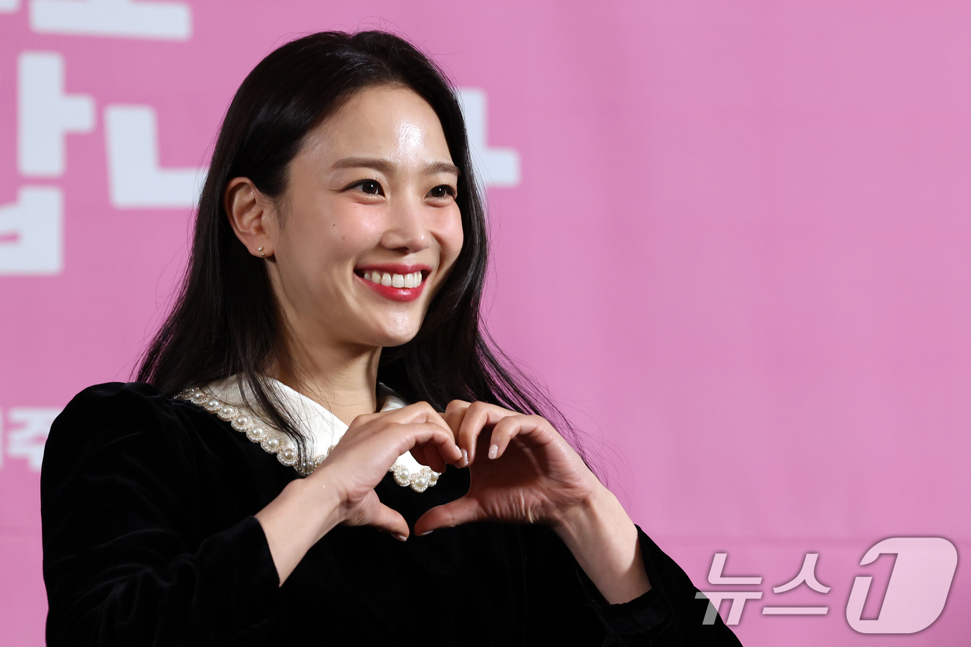 (서울=뉴스1) 황기선 기자 = 배우 장희령이 2일 오후 서울 마포구 상암 스탠포드호텔에서 열린 KBS Joy 새 드라마 '오늘도 지송!합니다' 제작발표회에서 포즈를 취하고 있다. …