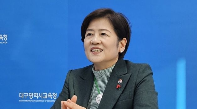 \'AI디지털교과서\' 설명하는 강은희 교육감