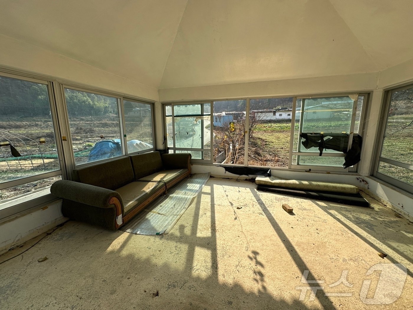 본문 이미지 -  2일 오후 충남 논산시의 한 마을쉼터 내부. ⓒ 뉴스1 홍유진 기자