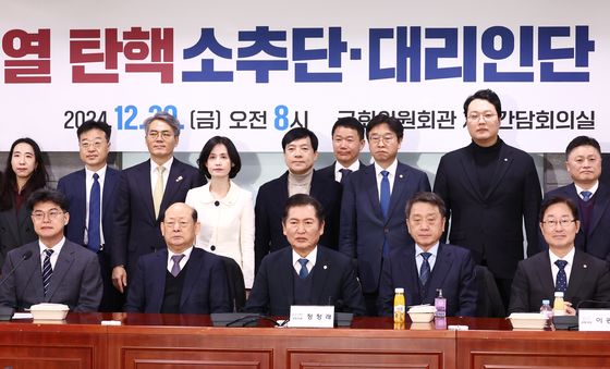 국회측 대리인단, 헌재에 '윤석열 탄핵심판' 소송위임장 제출