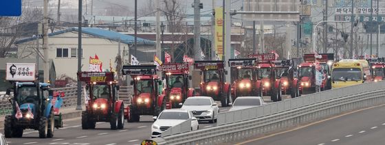 트랙터 몰고 서울로…"윤석열 체포·구속·파면"