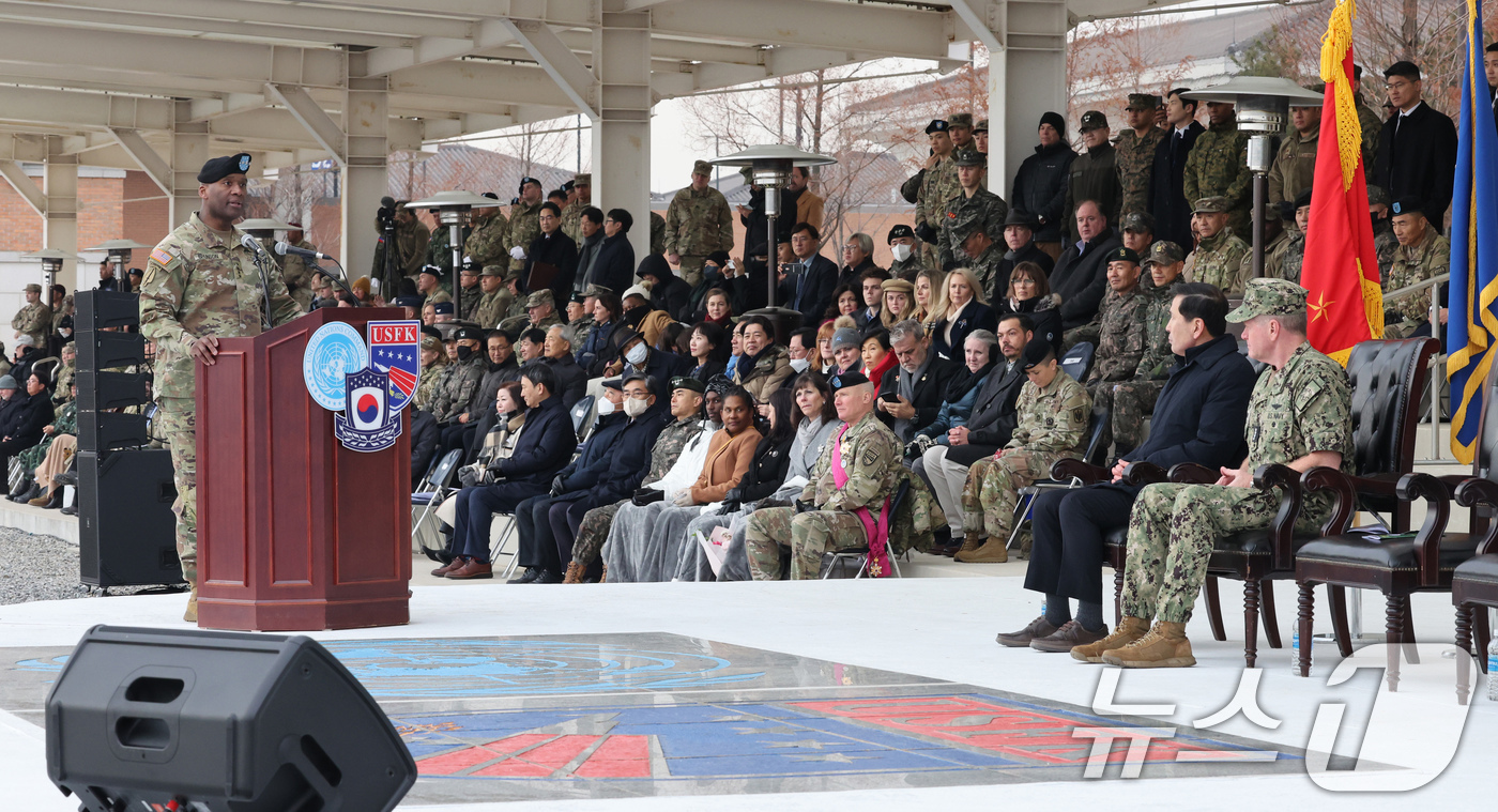 (평택=뉴스1) 장수영 기자 = 20일 경기도 평택시 캠프 험프리스에서 열린 유엔사·연합사·주한미군사 사령관 이취임식에서 제비어 브런슨 신임 사령관이 취임사를 하고 있다. (국방일 …