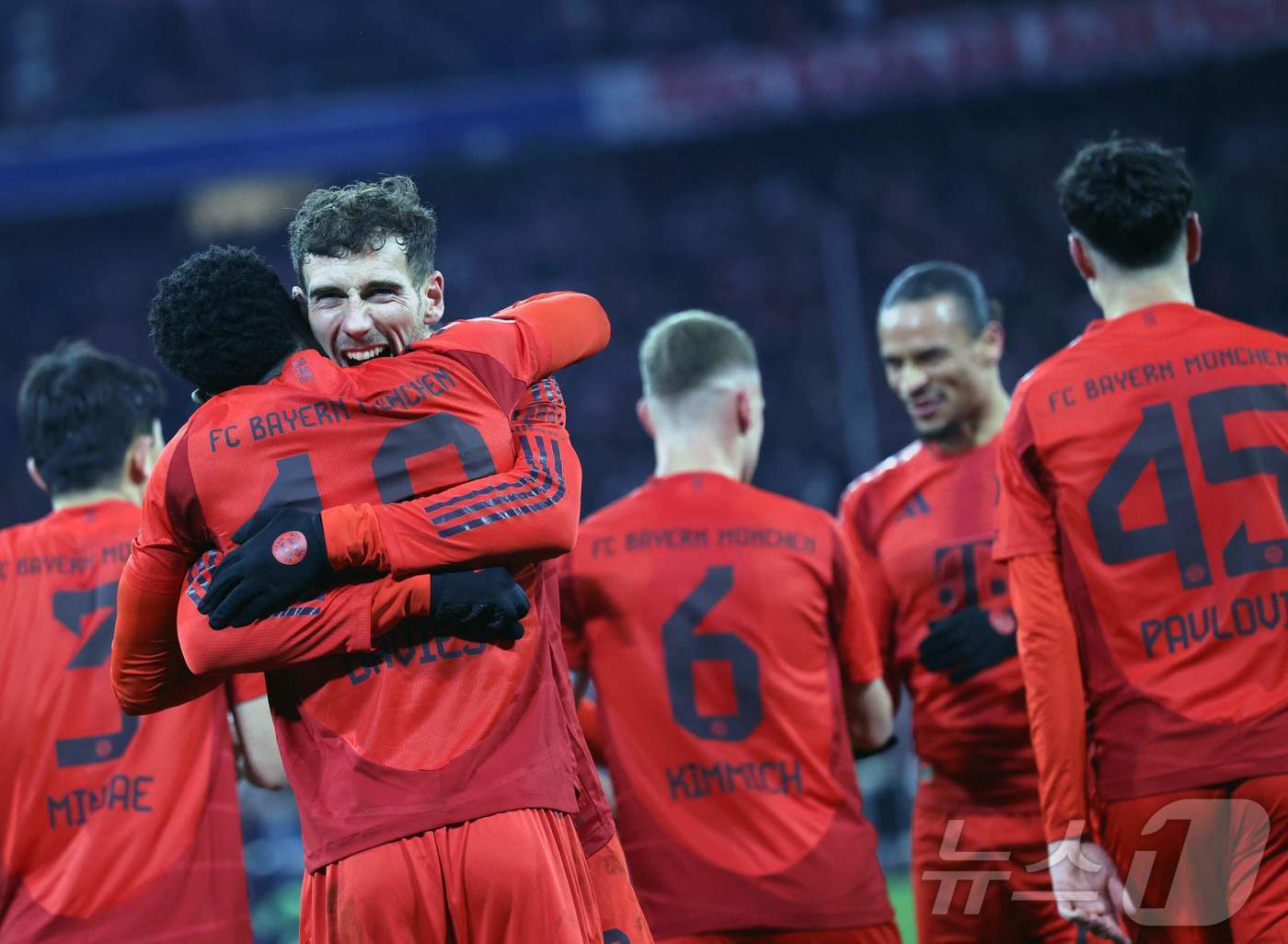 본문 이미지 - 바이에른 뮌헨이 21일(한국시간) 열린 2024-25 분데스리가 RB 라이프치히와 홈 경기에서 5-1로 크게 이겼다. ⓒ AFP=뉴스1