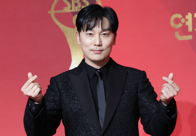 [단독] 서현우, 윤종빈 감독 신작 '보통 사람들' 합류…하정우·손석구 만난다