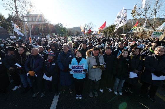 민주, '尹퇴진 농민 상경투쟁길' 차단한 경찰 항의 방문