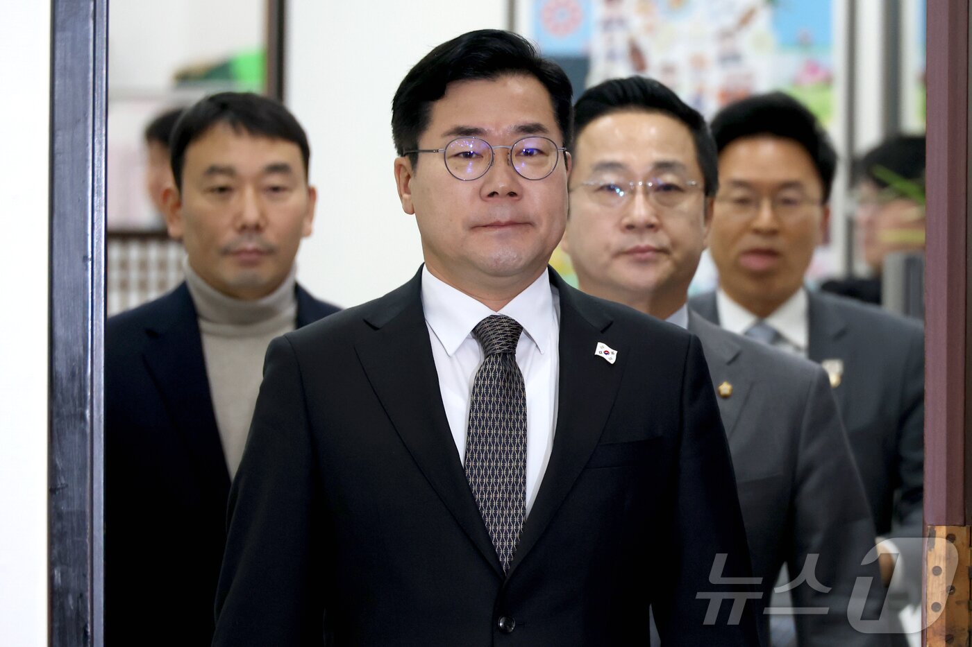 본문 이미지 - 박찬대 더불어민주당 원내대표가 22일 오전 서울 여의도 국회에서 현안 관련 기자간담회에 참석하고 있다. 2024.12.22/뉴스1 ⓒ News1 이광호 기자