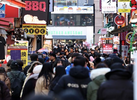 "연말연초 장사 망쳤는데, 임시공휴일 지정 다행"…유통업계 기대감↑