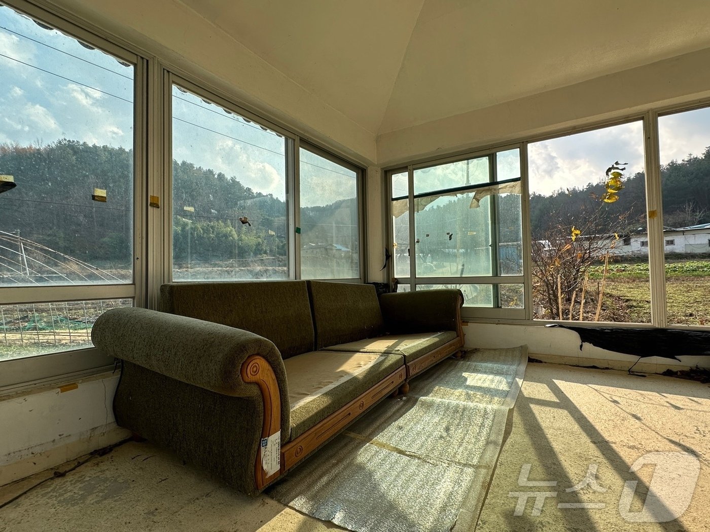 본문 이미지 - 충남 논산시의 한 농촌 '마을쉼터' 내부 모습. 2024.12.2/ ⓒ 뉴스1 홍유진 기자