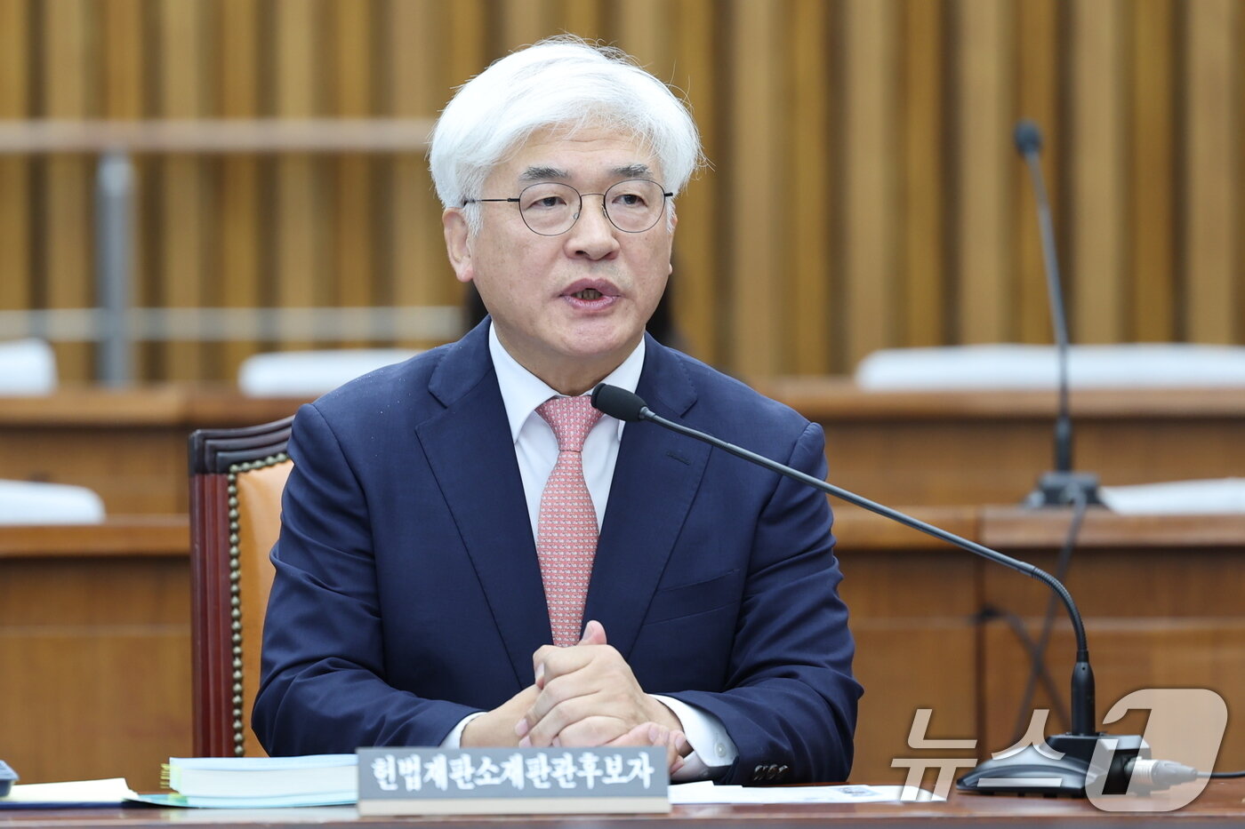 본문 이미지 - 마은혁 헌법재판관 후보자가 23일 오전 서울 여의도 국회에서 열린 헌법재판소 재판관 선출안 심사를 위한 인사청문회에서 의원 질의에 답하고 있다. 2024.12.23/뉴스1 ⓒ News1 이재명 기자