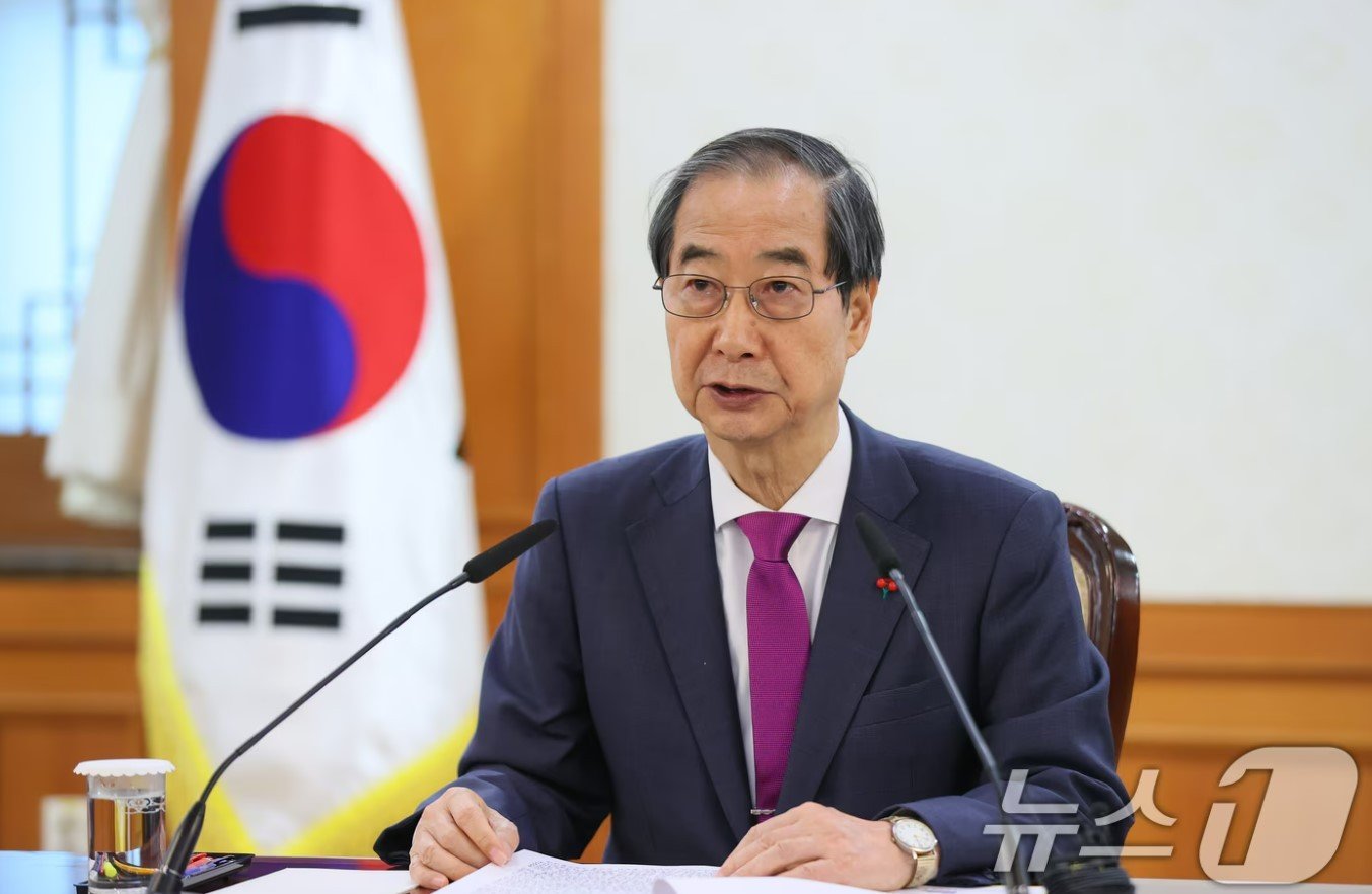 본문 이미지 - 한덕수 대통령 권한대행 국무총리가 서울 종로구 정부서울청사에서 열린 제7차 국가첨단전략산업위원회에서 모두발언을 하고 있다. (총리실 제공) 2024.12.20/뉴스1