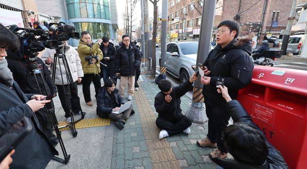 '윤 대통령에게 크리스마스 카드 500장을 보냅니다'