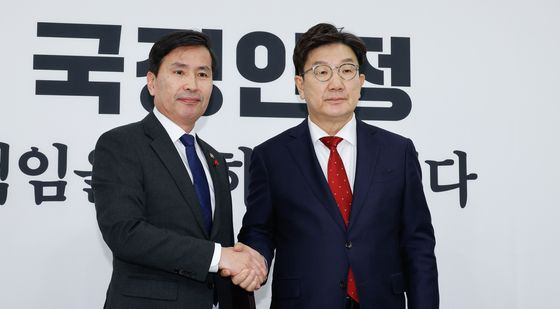 권성동 권한대행, 김선호 국방장관 직무대행 접견