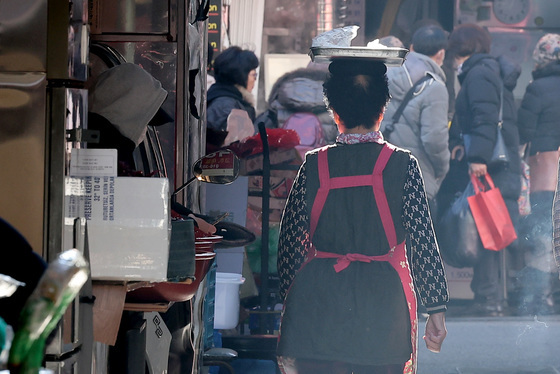 '근로자추정제' 추진에 소상공인계 "범법자로 내모는 행위"