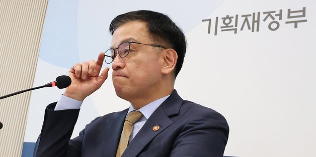 최상목, 추경론에 "당장 내년 예산 시행하는 게 우선" 일축