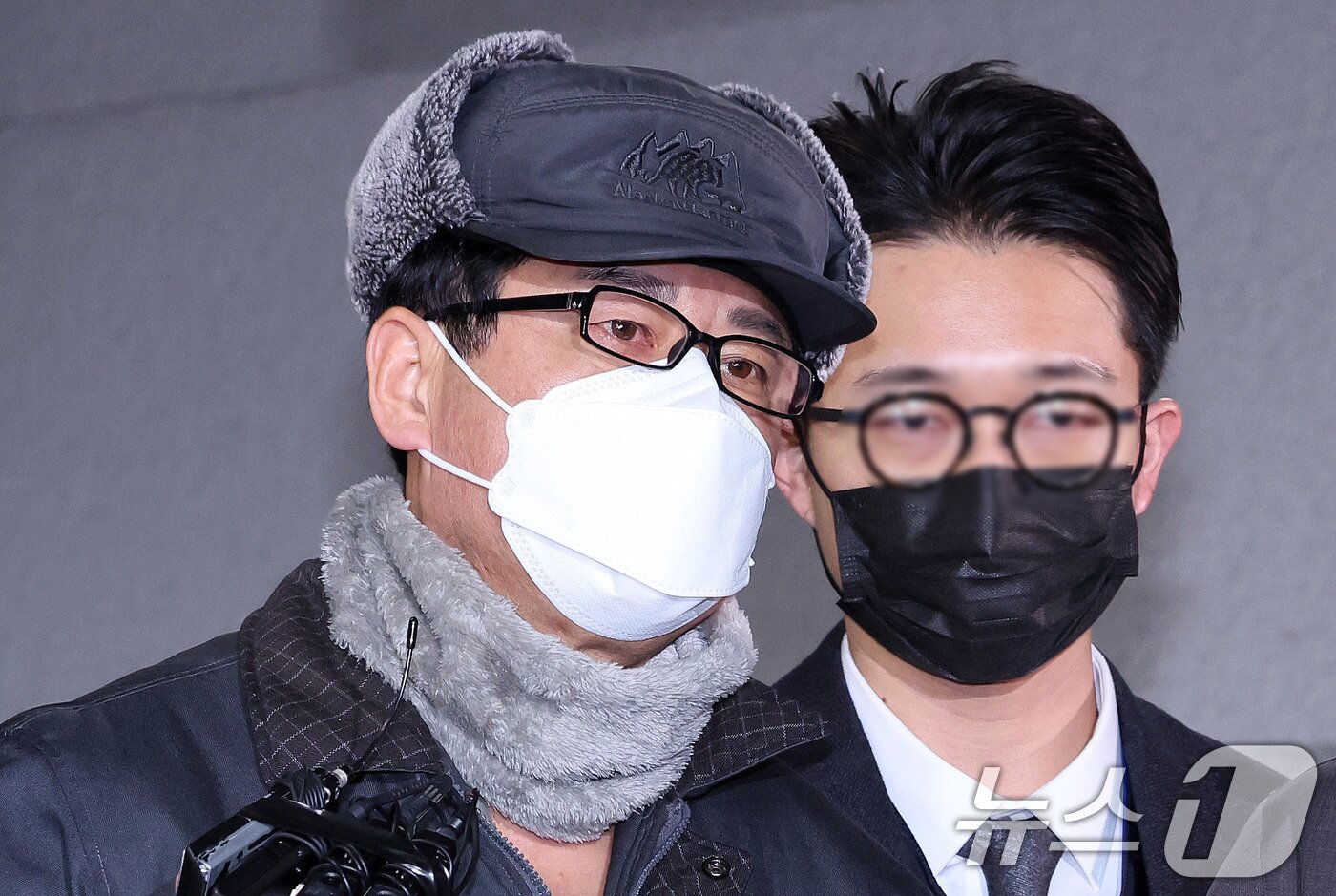 본문 이미지 - 노상원 전 정보사령관&#40;왼쪽&#41;. 2024.12.24/뉴스1 ⓒ News1 박지혜 기자