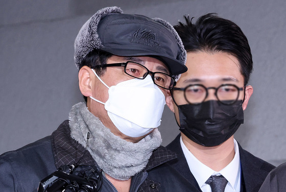 尹 내란 재판 출석한 노상원 "귀찮아 증언 거부"