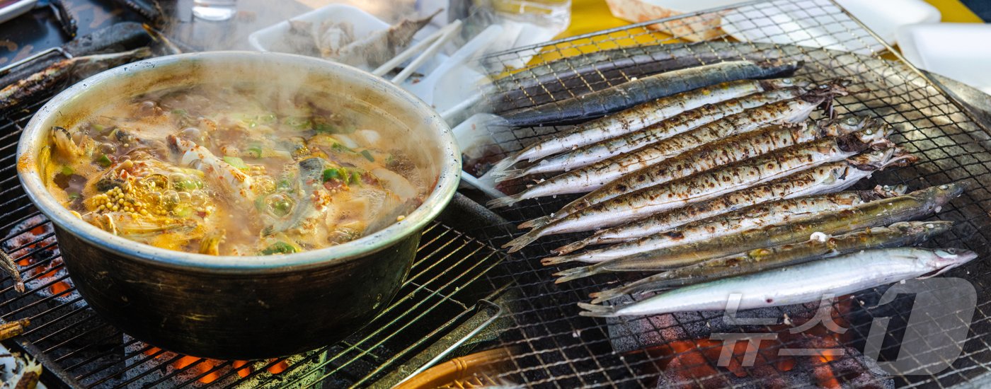 본문 이미지 - 도루묵찌개와 양미리구이 자료사진.(속초시 제공) 2024.12.14/뉴스1