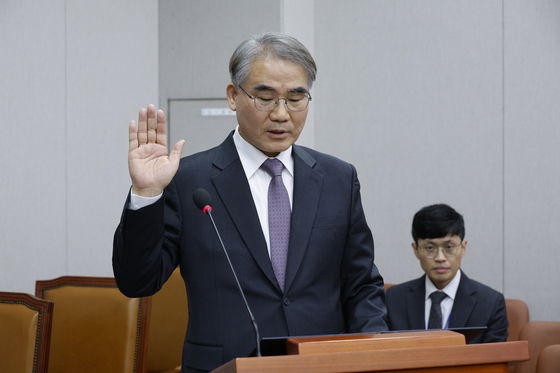 조한창 후보자 "전관예우 특혜 안 받아…법관 땐 헌법 수호 노력"